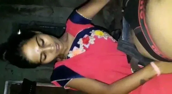 Sexy Vilaage Bhabhi Lund Chusti Hui